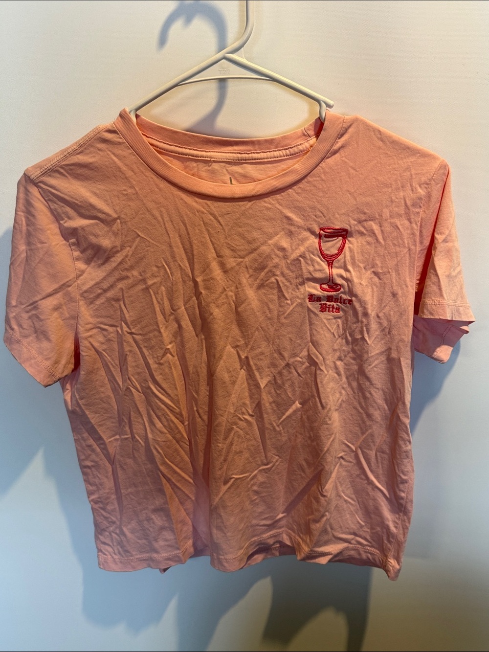 Peach Pink Graphic Tee with Wine Glass Embroidery Size: L